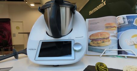 Thermomix "tańczy" na blacie. Firma reaguje
