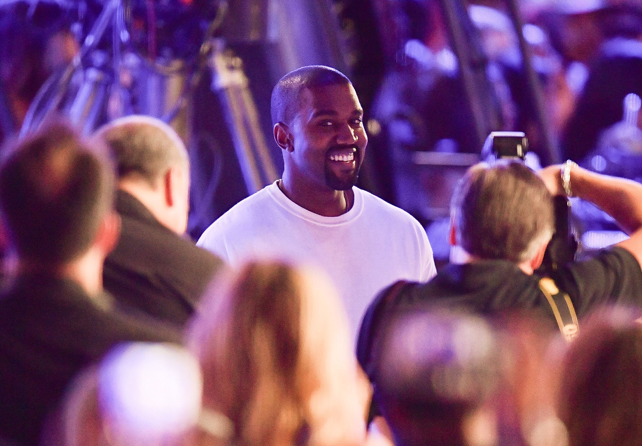 Kanye West znowu w worku na głowie. Stylowy?