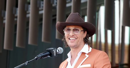 Salesforce zwalnia tysiące ludzi, ale płaci aktorowi Matthew McConaugheyowi 10 mln dol. rocznie