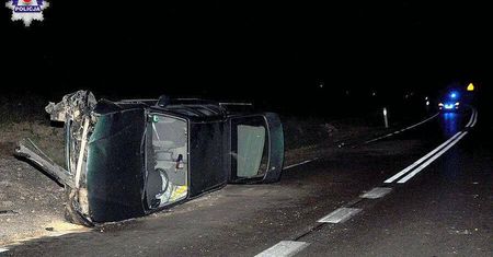 Po kryjomu zabrał auto należące do bliskiej rodziny. Pijany wypadł z drogi i dachował
