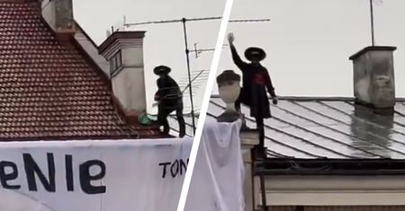 Incydent na wiecu Trzaskowskiego. Zorro na dachu