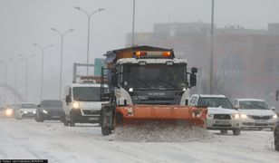 Atak zimy w całym kraju. Oblodzone drogi i zniszczenia