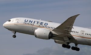 Awaryjne lądowanie Dreamlinera. Natychmiastowa ewakuacja pasażerów