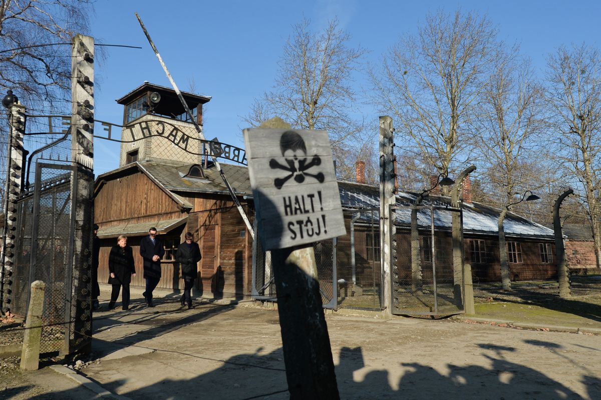 6 grudnia 2019 roku. Mateusz Morawiecki wraz z Angelą Merkel odwiedził muzeum obozu Auschwitz-Birkenau. Obecnie z powodu epidemii koronawirusa takie spotkanie nie było możliwe