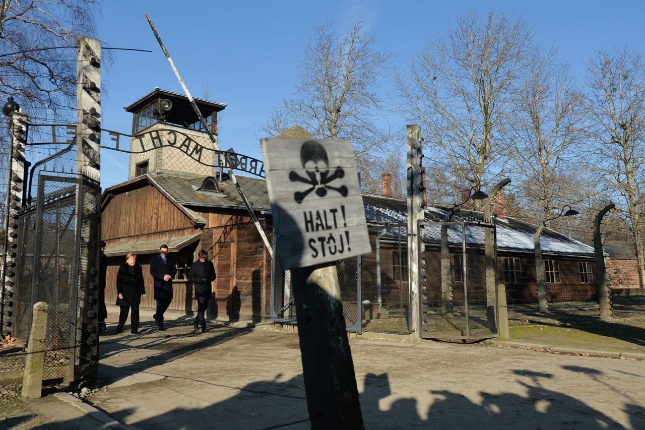 6 grudnia 2019 roku. Mateusz Morawiecki wraz z Angelą Merkel odwiedził muzeum obozu Auschwitz-Birkenau. Obecnie z powodu epidemii koronawirusa takie spotkanie nie było możliwe