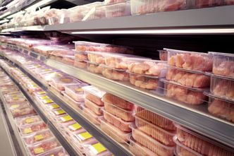 Zakaz stosowania GMO w paszach od 2024 r. Branża drobiarska: dojdzie do załamania hodowli