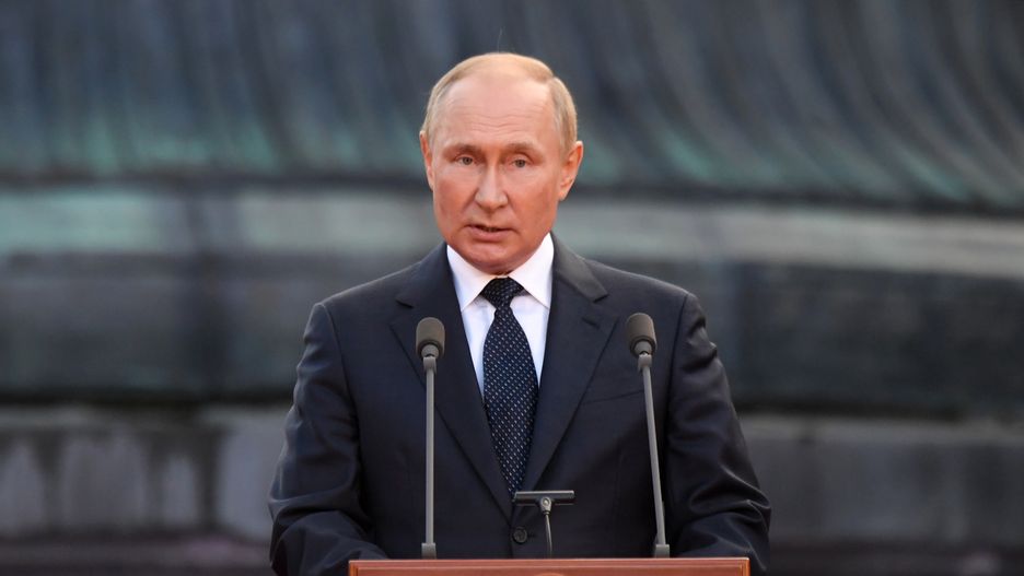 Russian President Vladimir Putin speaks during a meeting with heads of leading engineering schools and their industrial partners - participants of the Leading Engineering Schools project at Novgorod Technical School in Veliky Novgorod, Russia, 21 September 2022. EPA/ILYA PITALEV/SPUTNIK/KREMLIN POOL MANDATORY CREDIT Dostawca: PAP/EPA.