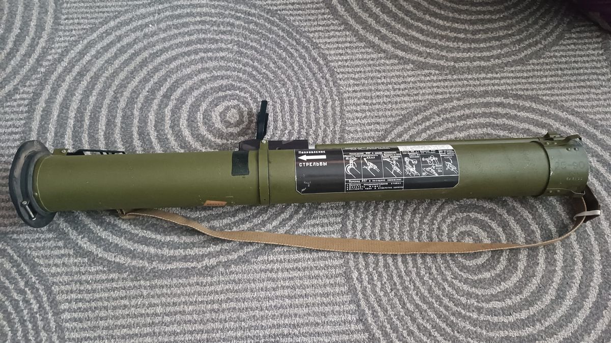 Granatnik sprzedany na aukcji. Tak radny zadrwił z komendanta