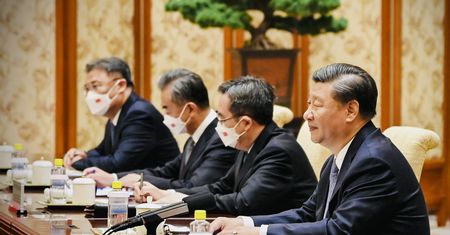Amerykańscy senatorowie domagają się sankcji na Chiny. "Kupując ropę, wspierają wojnę"