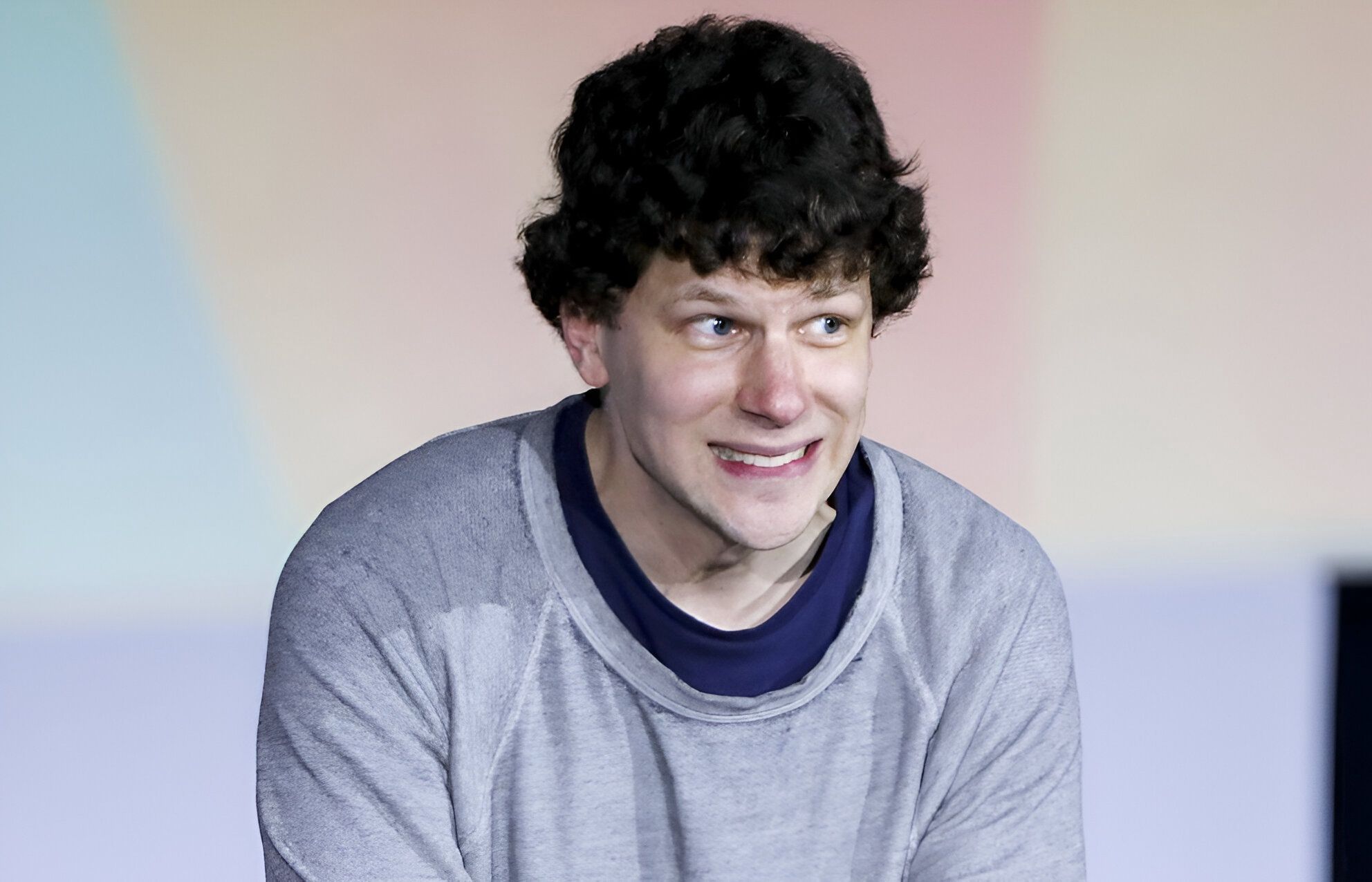 Jesse Eisenberg był gościem Międzynarodowego Festiwalu Kina Niezależnego OFF Camera w 2023 r.