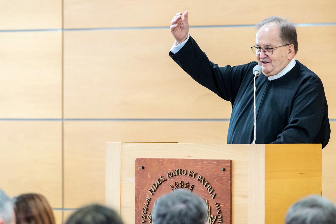 Instytucje związane z ojcem Tadeuszem Rydzykiem są hojnie wspierane przez PiS