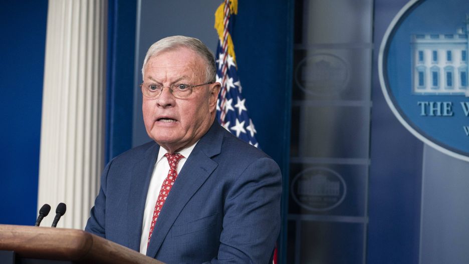 White House Press Secretary Kayleigh McEnany Holds Press Briefing
epa08688944 Keith Kellogg, National Security Advisor to Vice President Mike Pence and retired Lieutenant General in the United States Army, speaks about former coronavirus task force member Olivia Troye at a press briefing in the Brady Press Briefing Room of the White House in Washington, DC, USA, 22 September 2020.  EPA/SARAH SILBIGER / POOL 
Dostawca: PAP/EPA.
SARAH SILBIGER / POOL