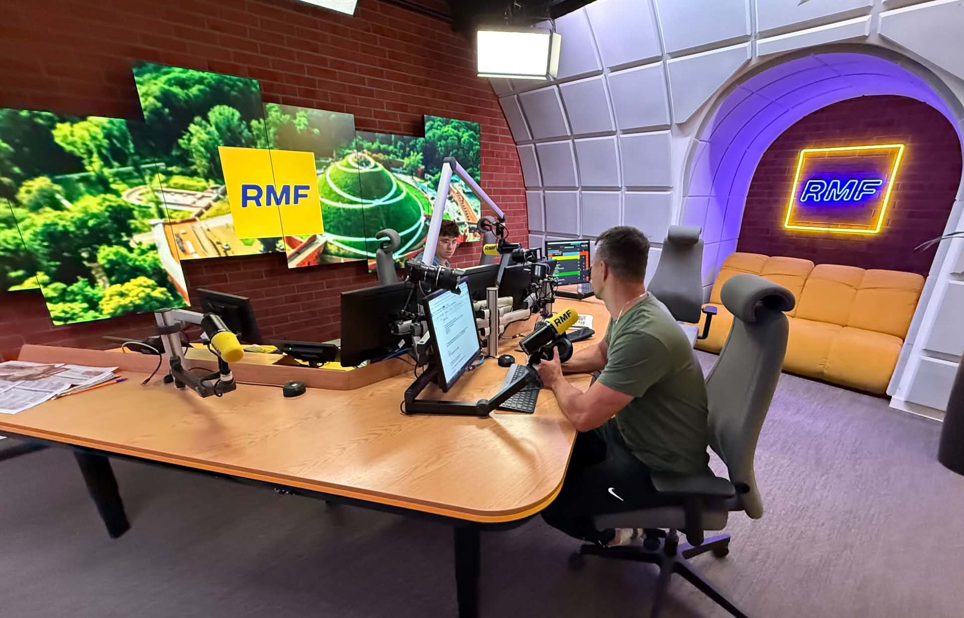 Spadła słuchalność RMF FM. Jedynka ze wzrostem o ponad jedną trzecią