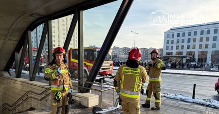 Warszawa: Utrudnienia na II linii metra. Trzy stacje wyłączone z ruchu