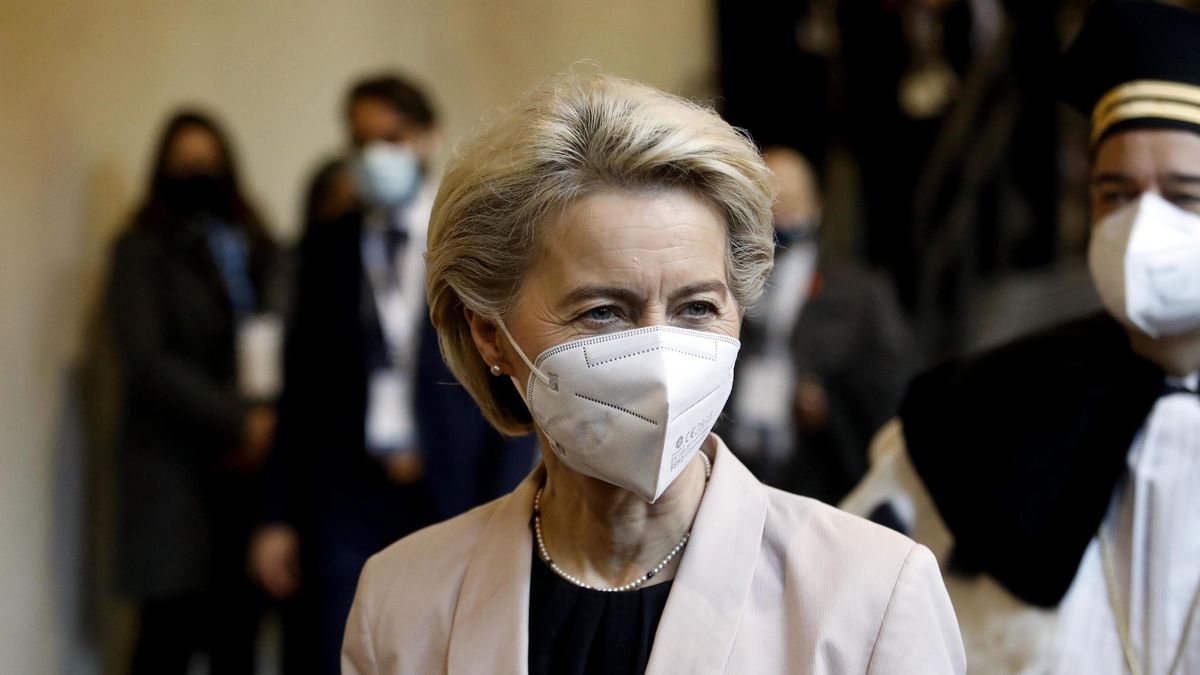Na zdjęciu Ursula von der Leyen w maseczce