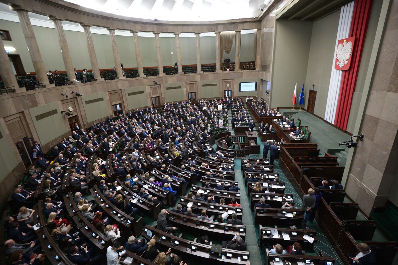 Rozliczą Morawieckiego? Sejm przyjął informację rządu ws. KPO