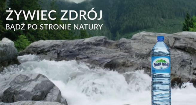 Więcej reklam wody mineralnej w prasie i na outdoorze, mniej w telewizji. Liderem Żywiec Zdrój