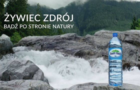 Więcej reklam wody mineralnej w prasie i na outdoorze, mniej w telewizji. Liderem Żywiec Zdrój