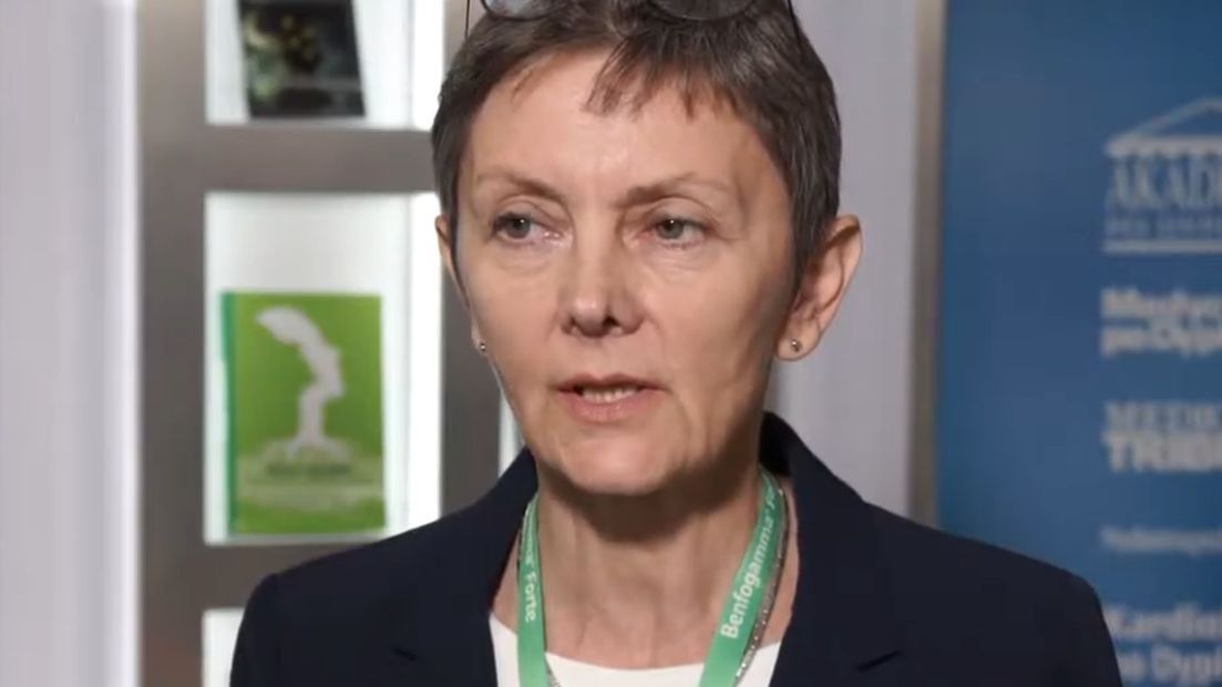 Prof. dr hab. med. Joanna Zajkowska podczas udzielania wywiadu