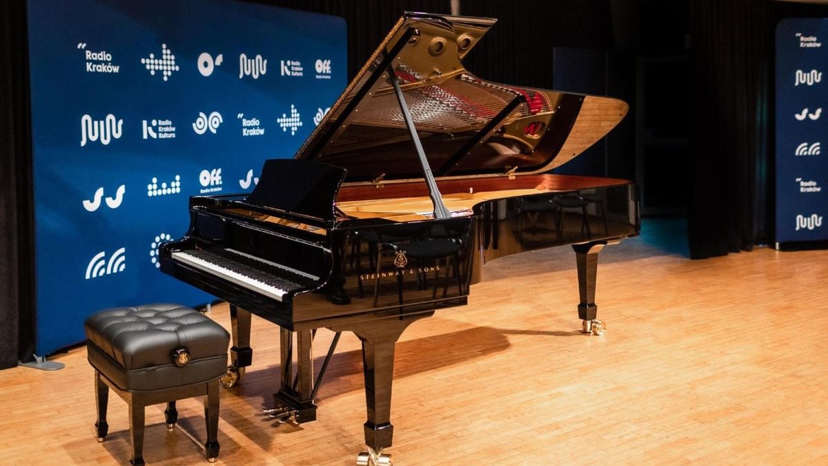 Fortepian Steinway D-274 sprzedany przez Radio Kraków.