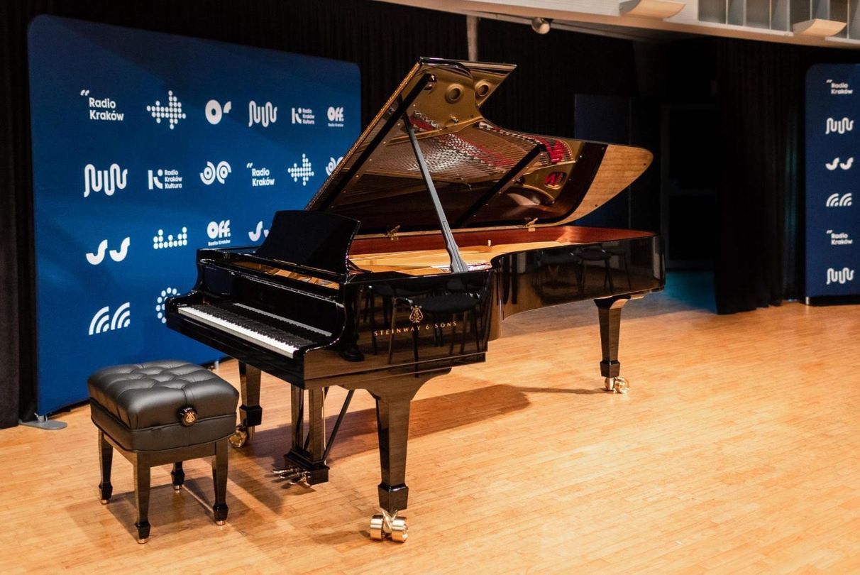Fortepian Steinway D-274 sprzedany przez Radio Kraków.