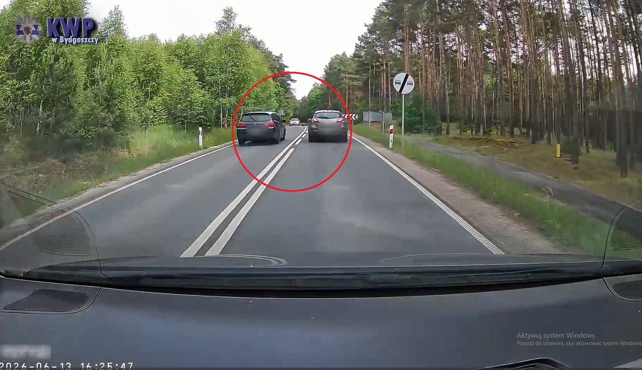 Drogowy skandal. Wyprzedzał na "trzeciego". Jest nagranie