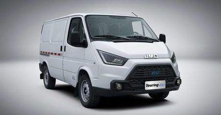 JMC Teshun Touring EV to bardzo stary transit w przebraniu. W dodatku elektryczny