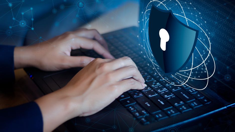 By chronić użytkowników internetu Orange Polska stworzył CyberTarczę–  mechanizm działający w sieci operatora polegający na przekierowywaniu niebezpiecznych połączeń na specjalny serwer.