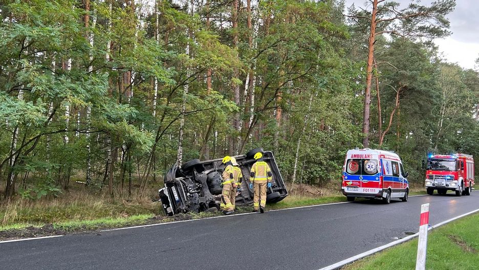 Furgon z gotówką w rowie. Wypadek w Lubuskiem