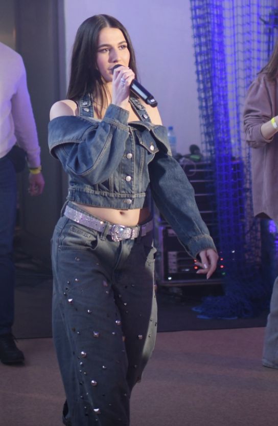 Roksana Węgiel podczas koncertu dla młodzieży