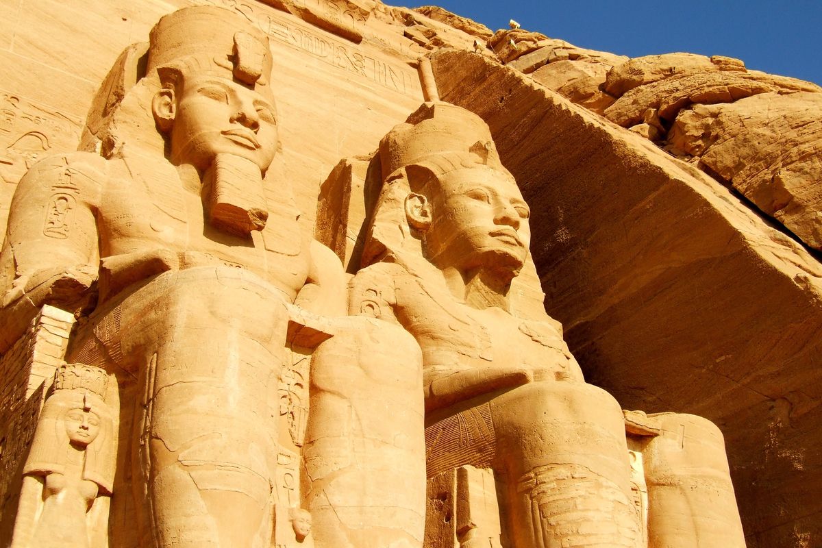 Mężczyźni próbowali ukraść posąg ze stanowiska archeologicznego w Asuanie 