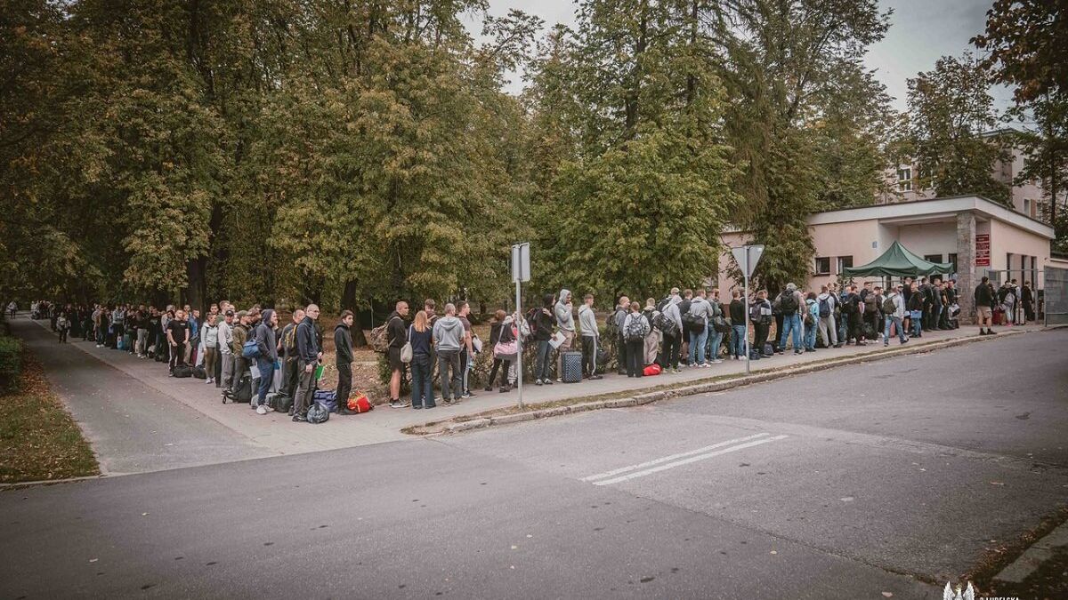 200 ochotników drugiej tegorocznej edycji projektu „Wakacje z WOT"
