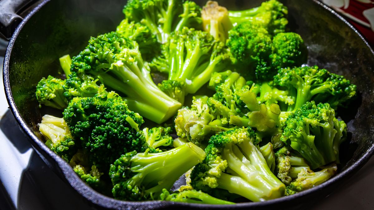 broccoli in a frying pan. Broccoli roasting
broccoli in a frying pan. Broccoli roasting.
green, broccoli, vegetable, roasted, cooked, dinner, fried, food, healthy, fresh, snack, delicious, grilled, baked, nutrition, vegan, heap, ripe, top view, frying pan, cuisine, olive oil, roasting pan, brocoli, green, broccoli, vegetable, roasted, cooked, dinner, fried, food, healthy, fresh, snack, delicious, grilled, baked, nutrition, vegan, heap, ripe, top view, frying pan, cuisine, olive oil, roasting pan, brocoli