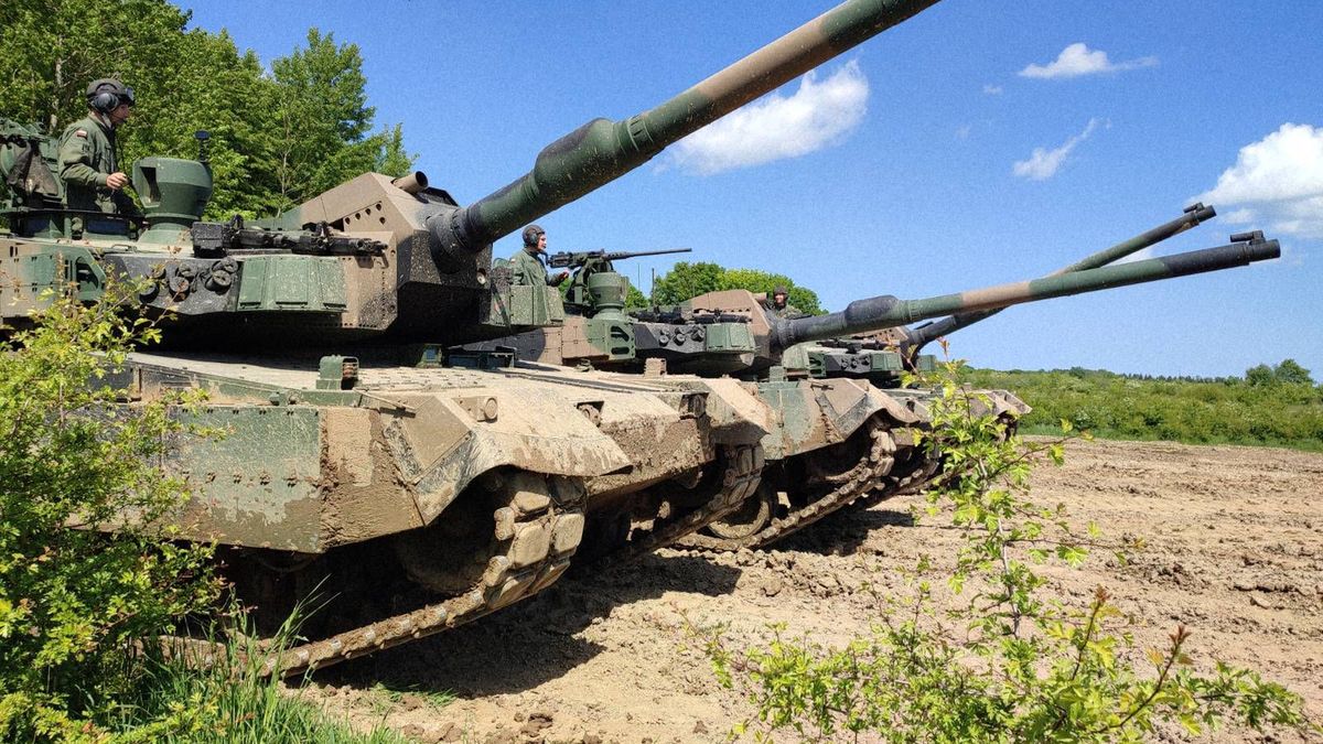 Czołgi K2 Black Panther podczas ćwiczeń