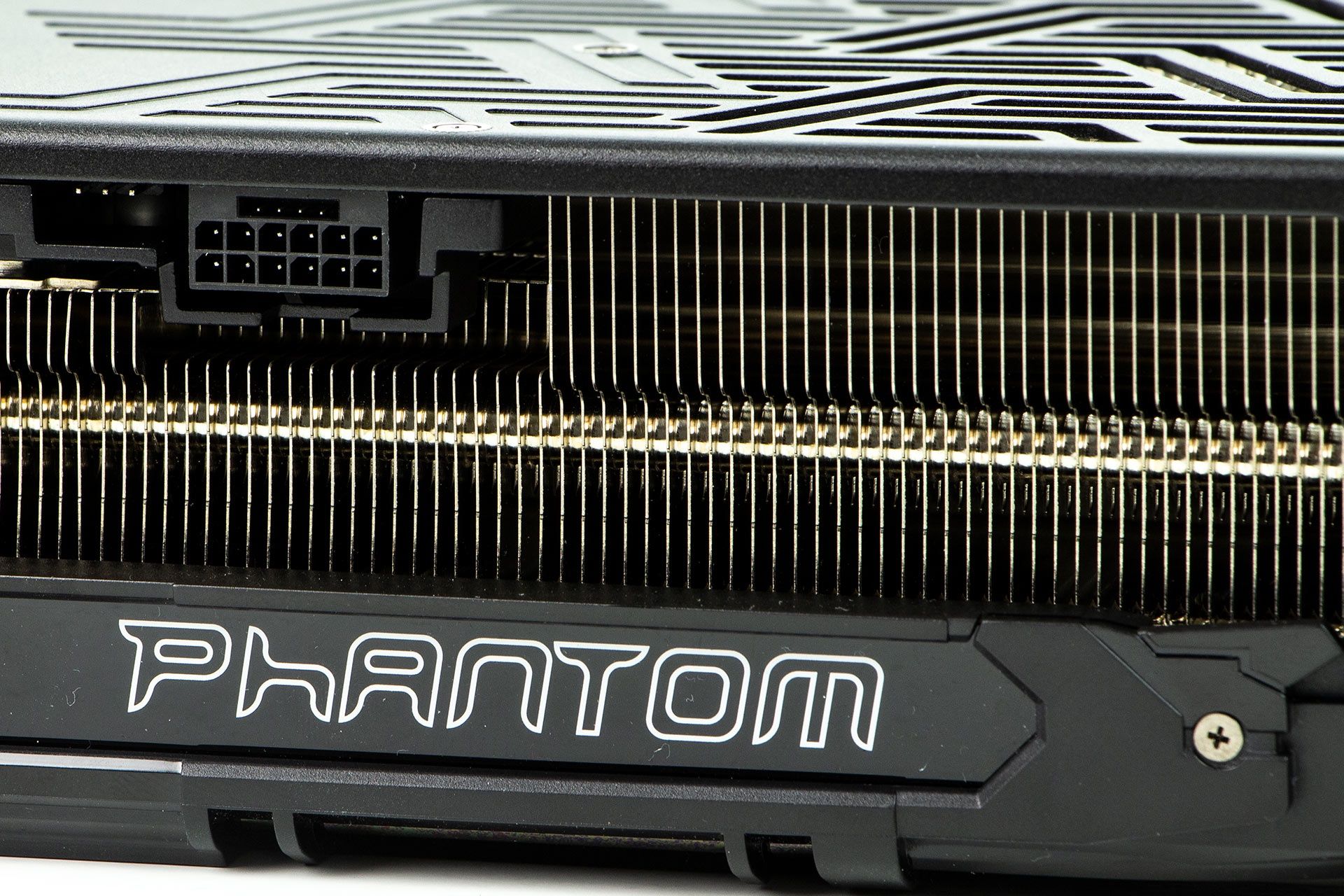 Gainward GeForce RTX 4080 Phantom GS - wtyczka zasilania