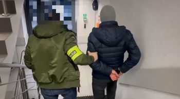 Warszawa: Udaremniona próba kradzieży wartego 150 tysięcy złotych samochodu. Zatrzymano obywatela Gruzji