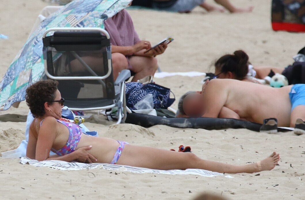 Monika Mrozowska "przyłapana" na sopockiej plaży