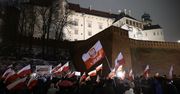Prezes PiS w Krakowie. Pod Wawelem protest i skandowanie