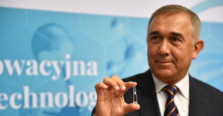 Lek na koronawirusa od Biomed Lublin. Ekspert: "zachowajmy umiar w entuzjazmie"