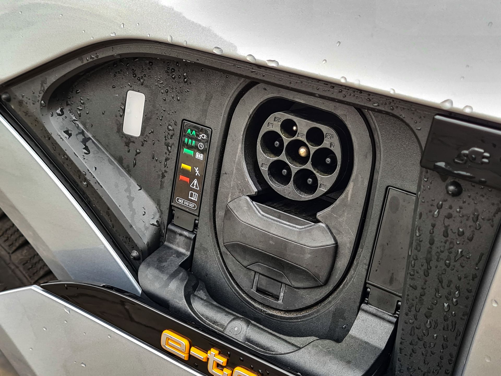 Audi e-tron Sportback: Wirtualne lusterka, Audi Charging Service, system i kamery 360 stopni z 3D 15