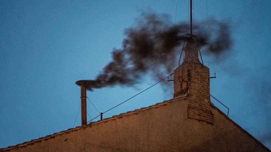 VATICAN CITY, VATICAN - MAY 07: Black smoke is seen from the chimney of the Sistine Chapel meaning a new pope is not yet elected and voting will continue tomorrow on May 7, 2025 in Vatican City, Vatican. Cardinals of the Catholic Church have descended on Vatican City to commence the papal conclave, the secretive voting process held in the Sistine Chapel that requires a two-thirds majority to elect the new leader of the Catholic Church. The election follows the death of Pope Francis on April 21 at the age of 88.  (Photo by Christopher Furlong/Getty Images)