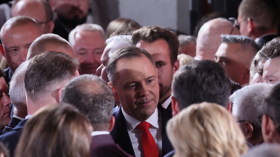 Karol Nawrocki
Warszawa, 01.06.2025. Wybory prezydenta RP - II tura. Kandydat Komitetu Obywatelskiego, popierany przez PiS prezes IPN Karol Nawrocki (C) w swoim sztabie wyborczym, 1 bm. w Warszawie. Zako�czy�o si� g�osowanie w II turze wybor�w prezydenta RP. (oro) PAP/Leszek Szyma�ski
Leszek Szyma�ski
II, II tura, koniec ciszy wyborczej, polityk, prezydenckie, prezydenta rp, reakcja, reakcje, sztab, wiecz�r wyborczy, wybory, wynik