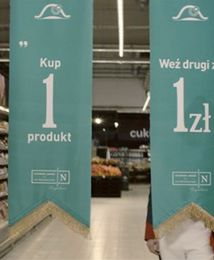 Promocje w Biedronce, Lidlu, a teraz w Carrefourze. Kto jeszcze włączy się w wojnę cenową?