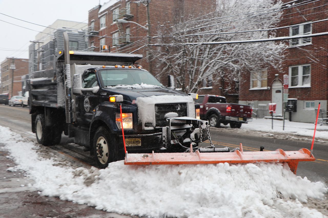 New York abandons electric snow plows