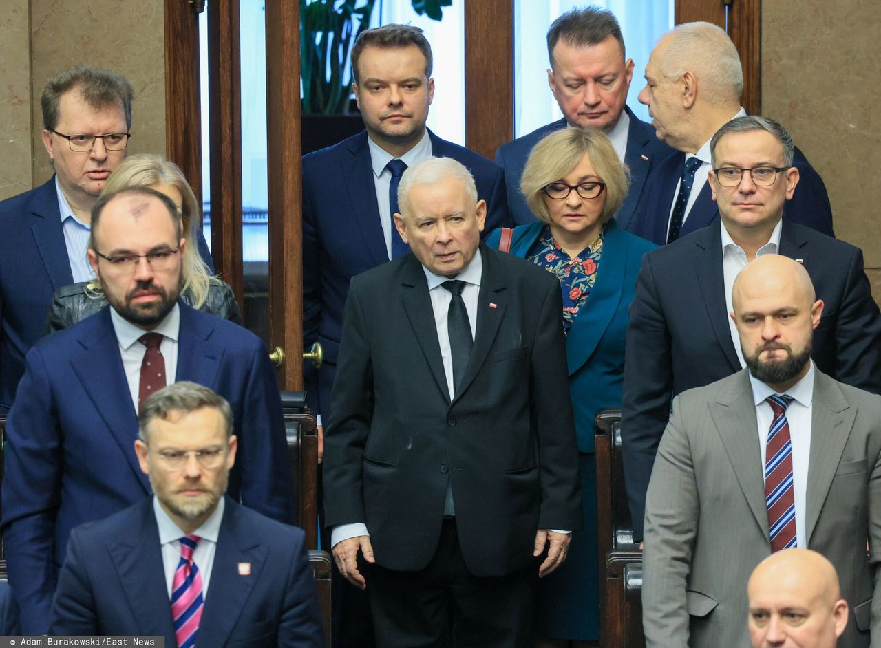 Konstytucja, czujny prezes i duży zryw. W PiS szykują jesienną ofensywę