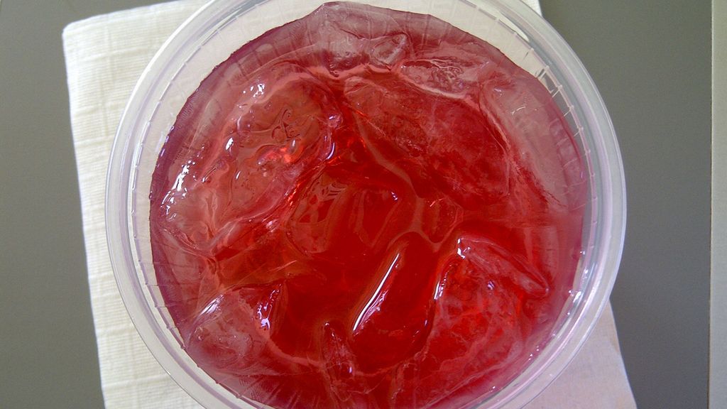 Sok żurawinowo-winogronowy w butelce