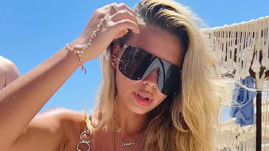 Sandra Kubicka pozuje w bikini