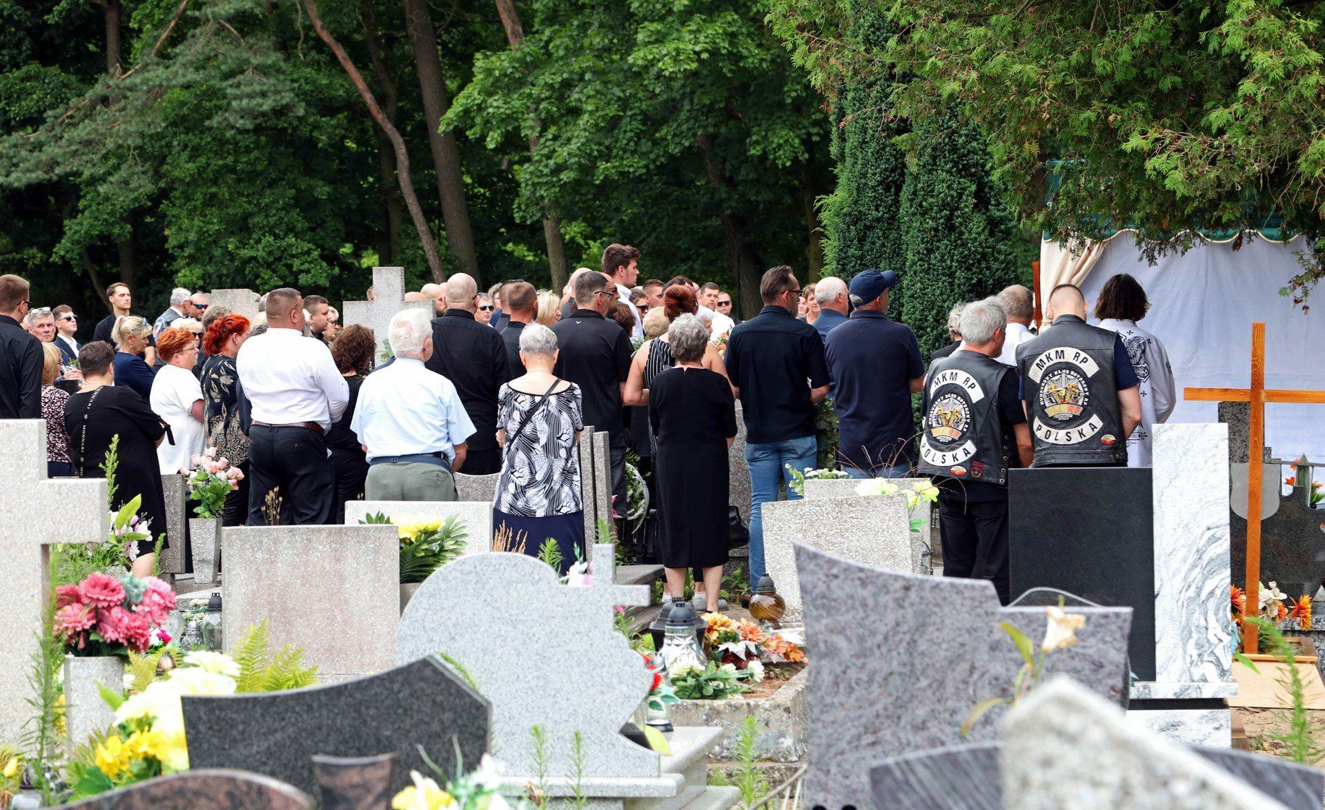 Na cmentarzu parafialnym w Grudziądzu bliscy i przyjaciele pożegnali Mateusza motocyklistę z Grudziądza, który zginął w wypadku