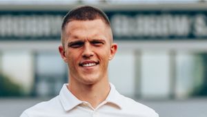 Walczyły o niego ŁKS Łódź i Śląsk Wrocław. Napastnik wybrał nowy klub