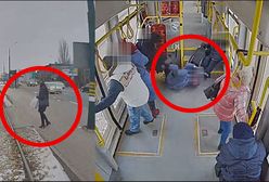 Z telefonem i w słuchawkach. Weszła wprost pod tramwaj. Przerażające nagranie